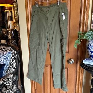 NWT Women’s Old Navy Wide Leg Cargo Pants, size Large